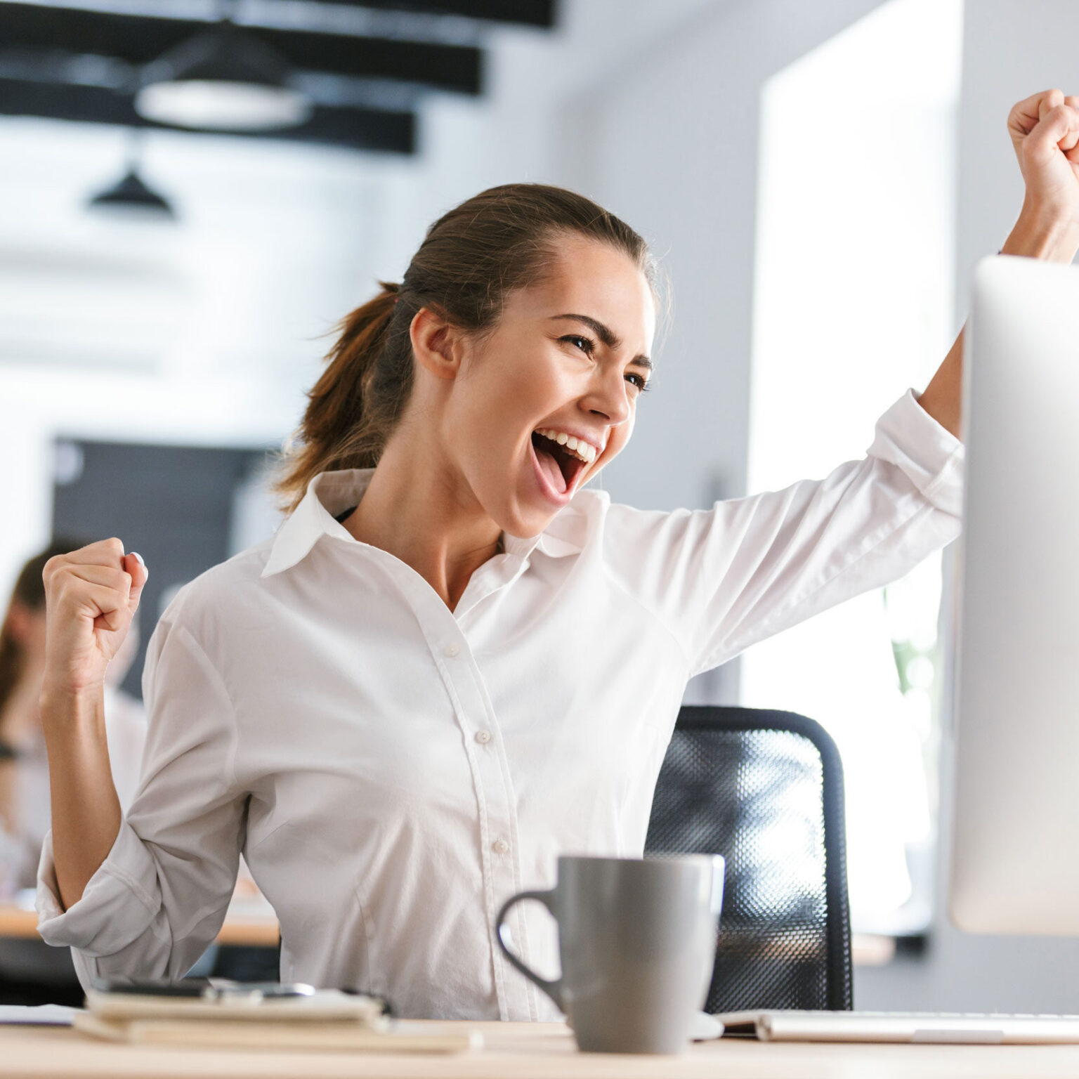 win_woman_AdobeStock_234252735web-circle